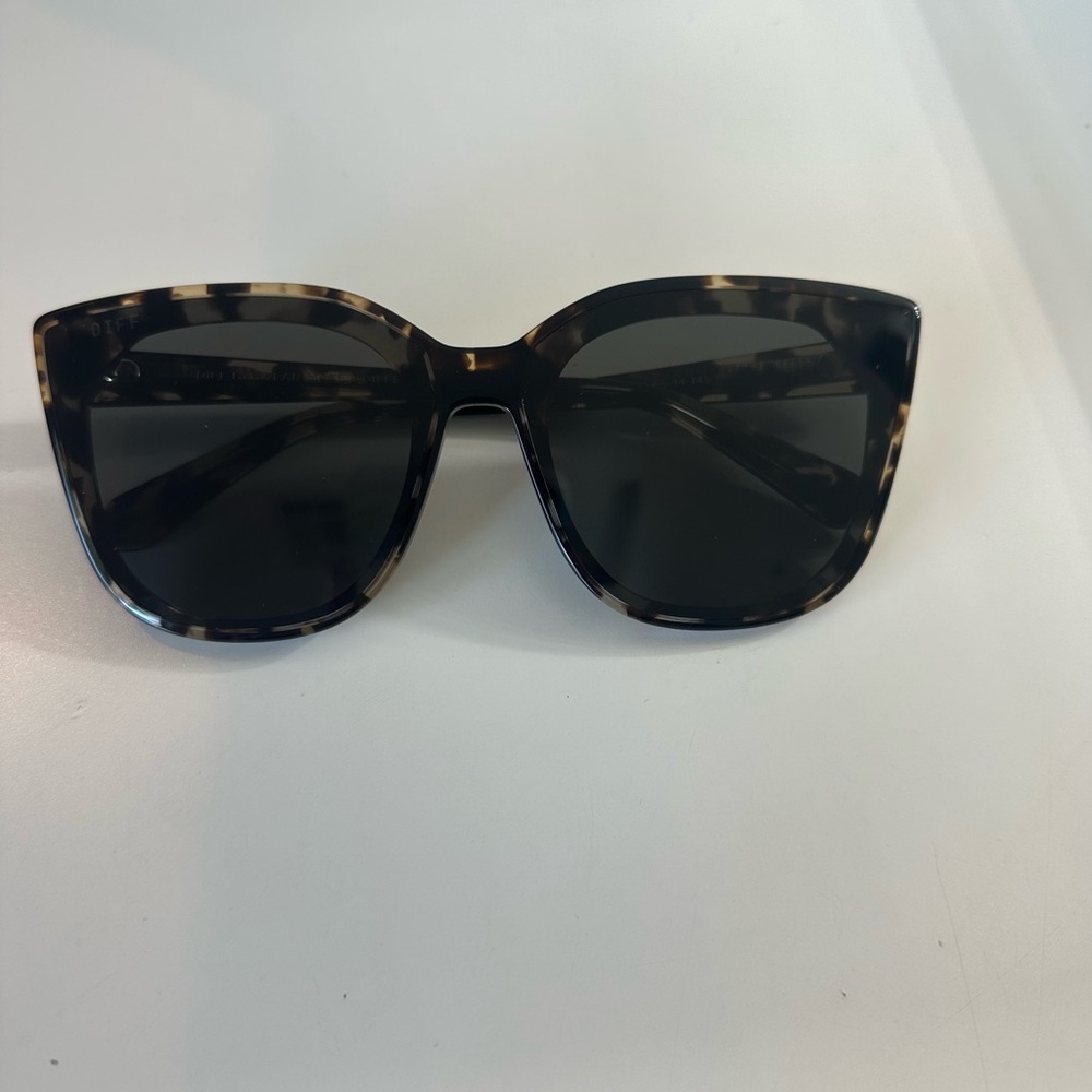 Diff Eyewear Brown and Black Oversized Sunglasses